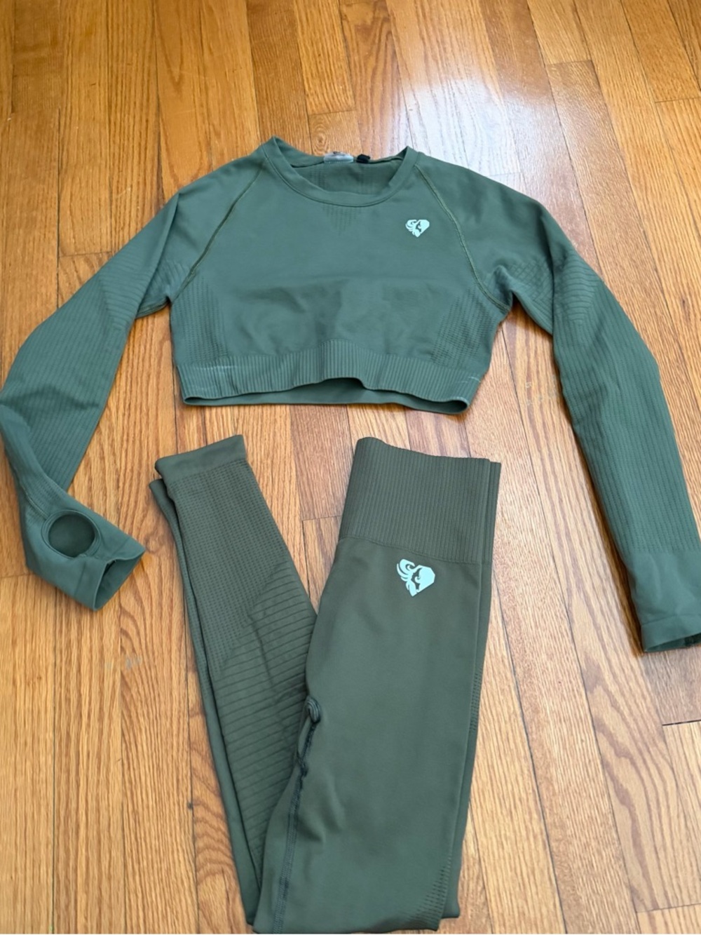 Womens best cropped long sleeve and leggings size small